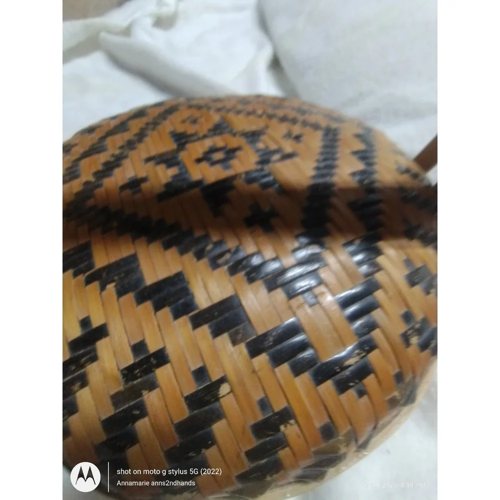 Vintage‎ Handwoven Bamboo Basket with Lid Handle Woven Trinket Sewing Box